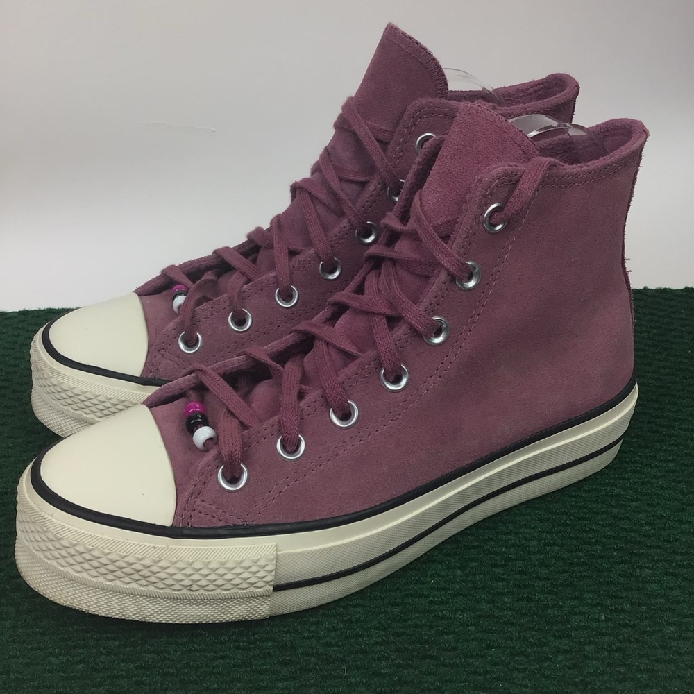 Converse Chuck Taylor Women’s 8.5 Purple Suede Leather Platform Hi Top Sneaker